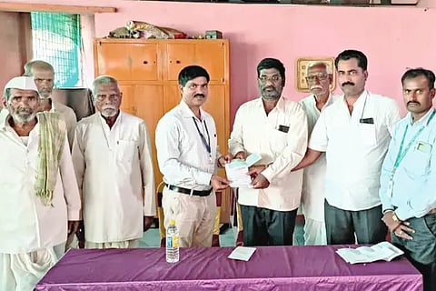 2 lakh DD disbursement for temple renovation