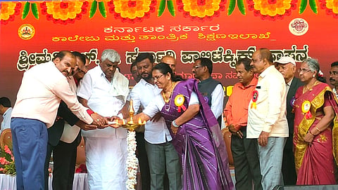 ನಮ್ಮ ಅವಧಿಯಲ್ಲಿ ಆಗಿರುವ ಕೆಲಸಗಳನ್ನು ಸಿಎಂ ಉದ್ಘಾಟನೆ:ಎಚ್.ಡಿ ರೇವಣ್ಣ ಆಕ್ರೋಶ