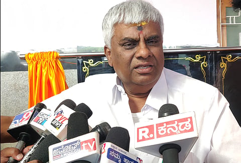 ರಾಜ್ಯಕ್ಕೆ ಕಾಂಗ್ರಸ್ ನಾಯಕರಿಂದ ದ್ರೋಹ:ಸಚಿವ ಎಚ್.ಡಿ.ರೇವಣ್ಣ ಆರೋಪ