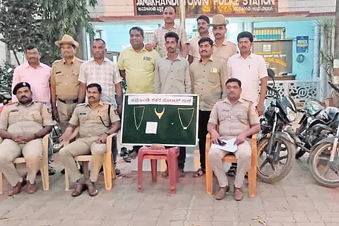 55 grams of gold, 6 bikes seized