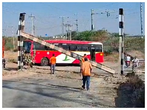 A broken rod near the Telagi railway bridge