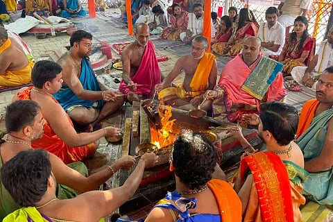 Ayodhye