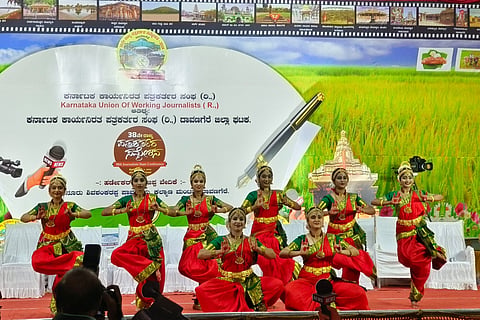 DVG-namana-academy-03.jpg