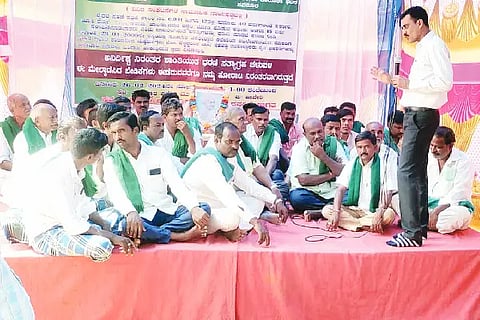 Dharani satyagraha by farmer organizations