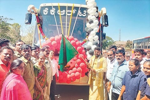 Hadagali Bus