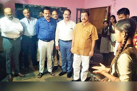 Sandur school vist
