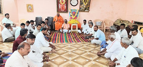 ತಿ.ನರಸೀಪುರ ತಾಲೂಕು ಪರಿಣಾಮಿಪುರ ಬಿದರಚೌಕಿಮಠದ ಗುರುಸಿದ್ದ ಸ್ವಾಮಿಗಳು ಲಿಂಗೈಕ್ಯರಾದ ಹಿನ್ನೆಲೆಯಲ್ಲಿ ಹೊಸೂರುಂಡಿ ಮಠದಲ್ಲಿ ಶ್ರದ್ಧಾಂಜಲಿ ಕಾರ್ಯಕ್ರಮ ಹಮ್ಮಿಕೊಳ್ಳಲಾಗಿತ್ತು .