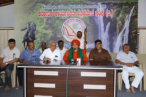 panchamasali swamiji press meet