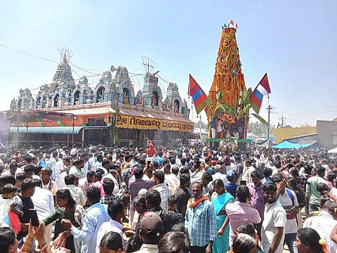 ನಂಜನಗೂಡು ತಾಲೂಕಿನ ಗೋಣಹಳ್ಳಿ ಆದಿಶಕ್ತಿ ಮಾರಮ್ಮ ರಥೋತ್ಸವ ಸೋಮವಾರ ವಿಜೃಂಭಣೆಯಿಂದ ನೆರವೇರಿತು.
