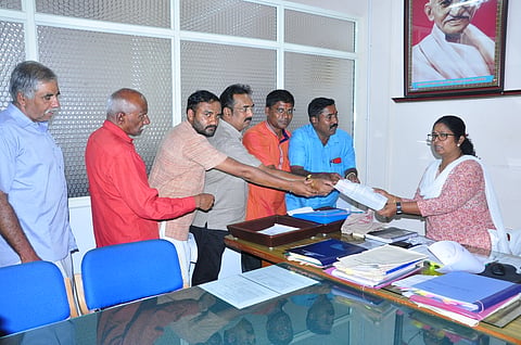 ಕರ್ನಾಟಕ ದೇವಸ್ಥಾನ, ಮಠ ಮತ್ತು ಧಾರ್ಮಿಕ ಸಂಸ್ಥೆಗಳ ಮಹಾಸಂಘದಿಂದ ಪ್ರತಿಭಟನೆ