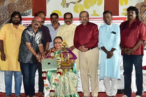 Award (1)