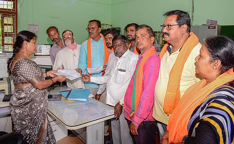 BJP workers complaint against Congress Mandya