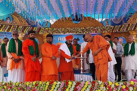 Earthworm, Annadata, Invisible Kadasiddeshwar Swamiji, Organic Farming, Thinking, Dialogue,