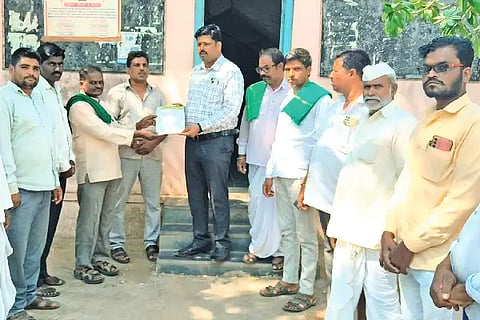 Farmer, Insurance Compensation, Tikota, State Farmers Association, Green Army,
