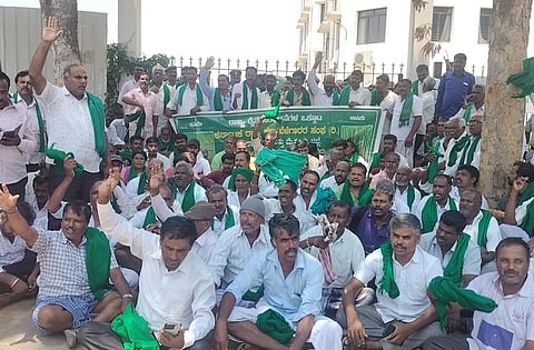 Farmers protest demanding electricity supply