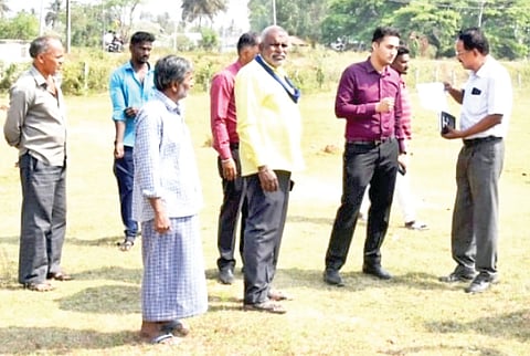 ಉಪವಿಭಾಗಾಧಿಕಾರಿಯಿಂದ ಸ್ಮಶಾನ ಪರಿಶೀಲನೆ