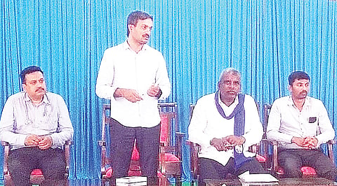 ಜೀತವಿಮುಕ್ತರು ಬೆಂಕಿಯಿಂದ ಬಾಣಲೆಗೆ