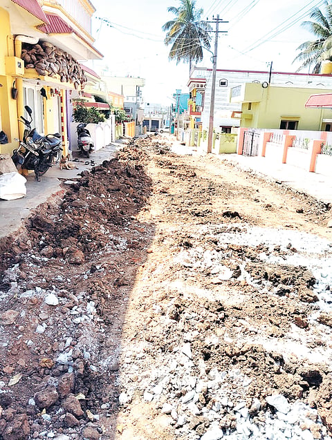 ನಿಧಾನಗತಿಯ ಕಾಮಗಾರಿಯಿಂದ ಸಂಚಾರಕ್ಕೆ ತೊಡಕು