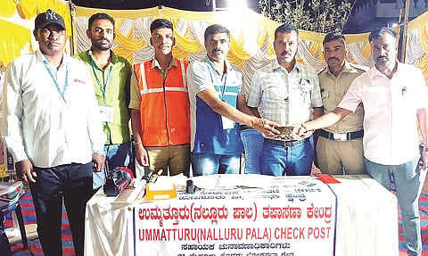 HUN-MAR-31-2(UMMATTURU CHECKPOST)