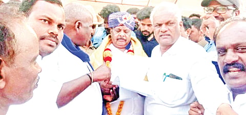 ಪ್ರಮುಖ ಸ್ಥಳಗಳಲ್ಲಿ ಅಂಬೇಡ್ಕರ್ ಪ್ರತಿಮೆ ಸ್ಥಾಪಿಸಿ