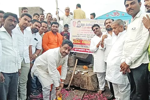 MLA Ashoka Managuli, Deva Agasi, Work, Alamela,