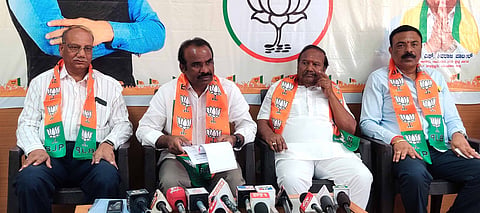 RAVI KUMAR PRESS MEET IN BJP OFFICE (3) (1)