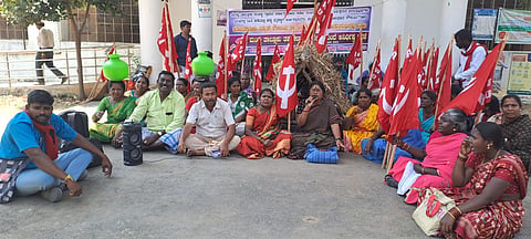 Sampally villagers protest mandya