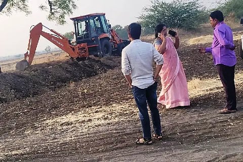 Tehsildar Office, Talikote, Farmers Aho Night Dharna, Patepur PT Village, Encroachment Clearance, Land Road,