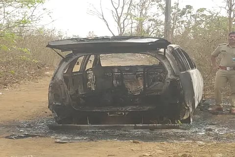 car burns in togarsi