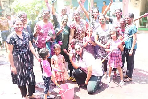 holi(1)