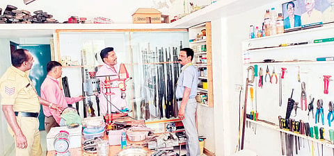 ಚುನಾವಣಾ ಆಯೋಗದಿಂದ ಅನುಮತಿ ಪಡೆಯಿರಿ