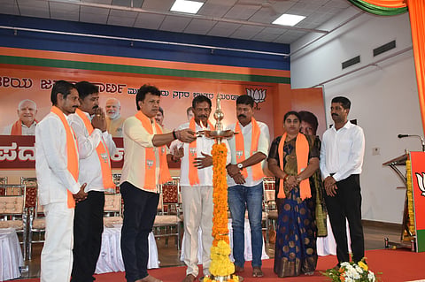 mng_1 mar BJP padagrahana