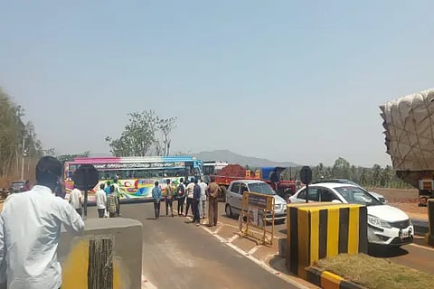 toll gate