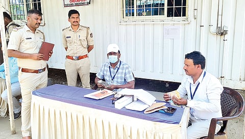 ಕುಶಾಲನಗರ ಚೆಕ್‌ಪೋಸ್ಟ್‌ನಲ್ಲಿ 2.34 ಲಕ್ಷ ರೂ. ವಶ