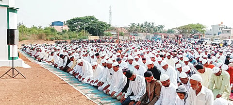 11 upbr 4-Ramjan namaj