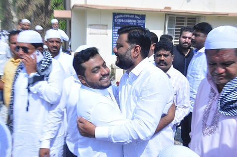 ನಗರದಲ್ಲಿ ಸಂಭ್ರಮದ ರಂಜಾನ್ ಆಚರಣೆ:ಶುಭ ಹಾರೈಸಿದ ಕಾಂಗ್ರೆಸ್, ಜೆಡಿಎಸ್ ಮುಖಂಡರು
