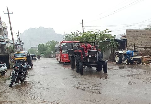 Raining in koppal farmers happy