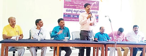 ಮತಗಟ್ಟೆ ಅಧಿಕಾರಿಗಳಿಗೆ ತರಬೇತಿ