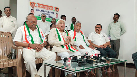 minister H.K.Patiln press meet in koppal congress office about LS polls