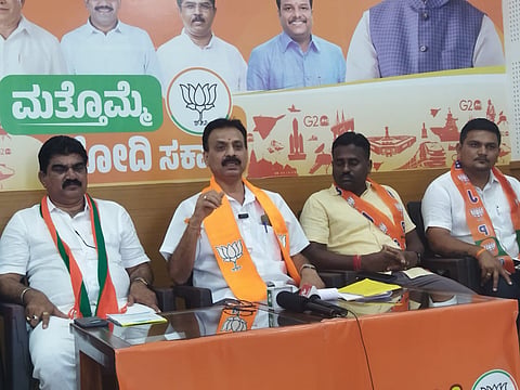 8 S Dattatreya (Center one)