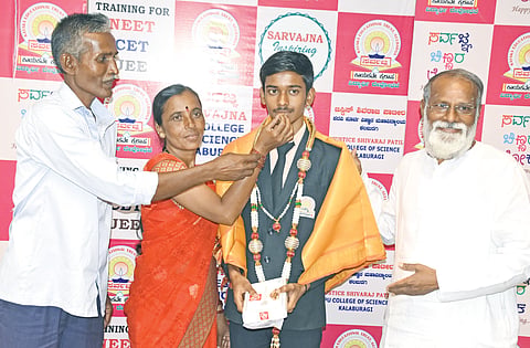KLB Praveen topper 01