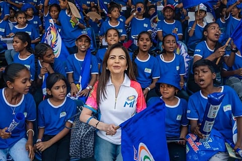 Mumbai Indians Esa Day 18k Children Cheer Live Mi Vs Dc Ipl Match At Wankhede Stadium