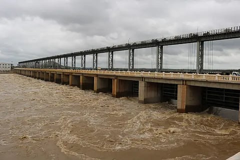 BARRAGE