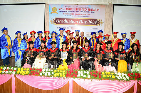 dvg-graduation-day-13.jpg