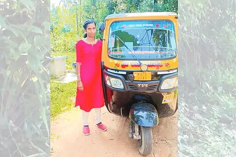 lady auto driver
