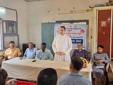 mng-8apri-jail camp