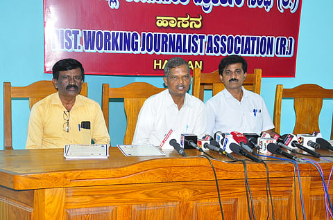 ಪಕ್ಷೇತರ ಅಭ್ಯರ್ಥಿಯಾಗಿ ಸ್ಪರ್ಧಿ:ಜಿಲ್ಲೆಯ ಶಿಕ್ಷಕ ಬಂಧುಗಳು ಬೆಂಬಲಿಸಲು ಮನವಿ
