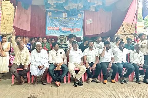 Ahoratri Dharani Satyagraha, People's Representatives, District Collector, Vijayapura
