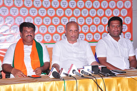 BJP Raitha Morcha criticizes Congress government Mandya