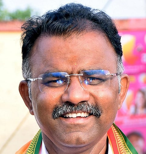 Dr Shailebder Beldale